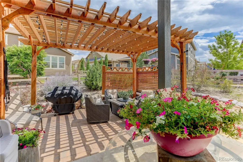 9828 Eagle River Street Littleton CO 80125