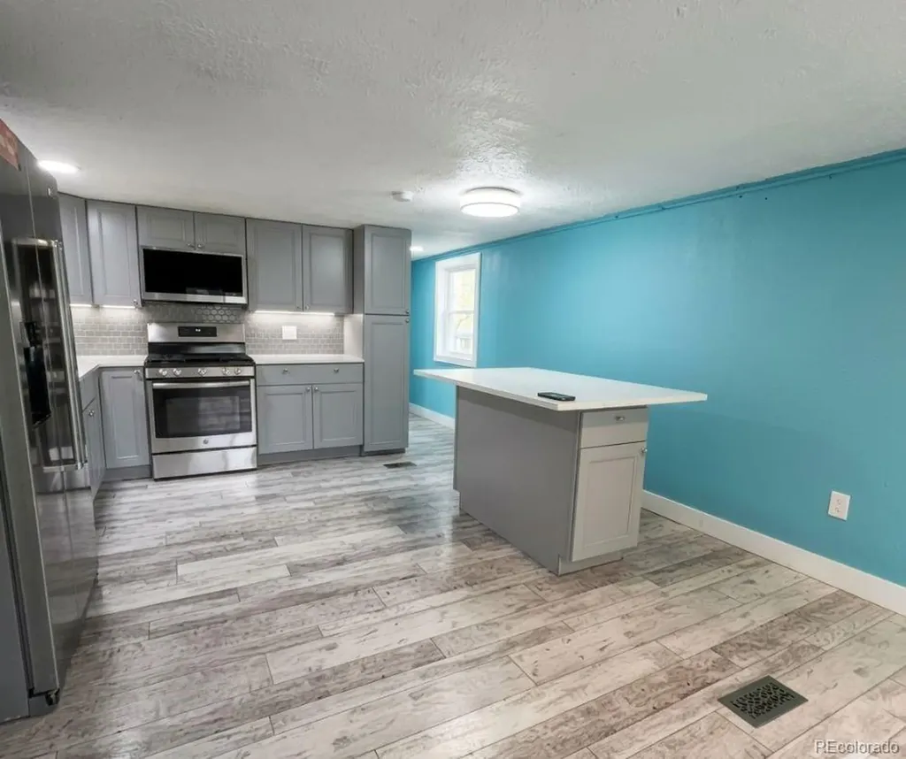 16431 E Colfax Avenue Aurora CO 80011