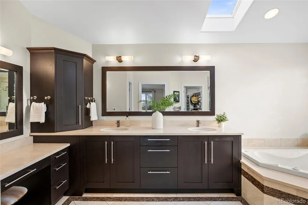 7170 S Espana Way Aurora CO 80016