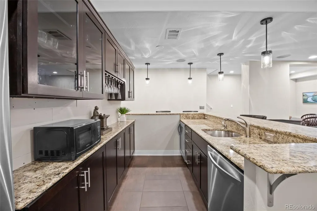7170 S Espana Way Aurora CO 80016