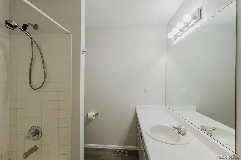 2180 S Uravan Street Aurora CO 80013