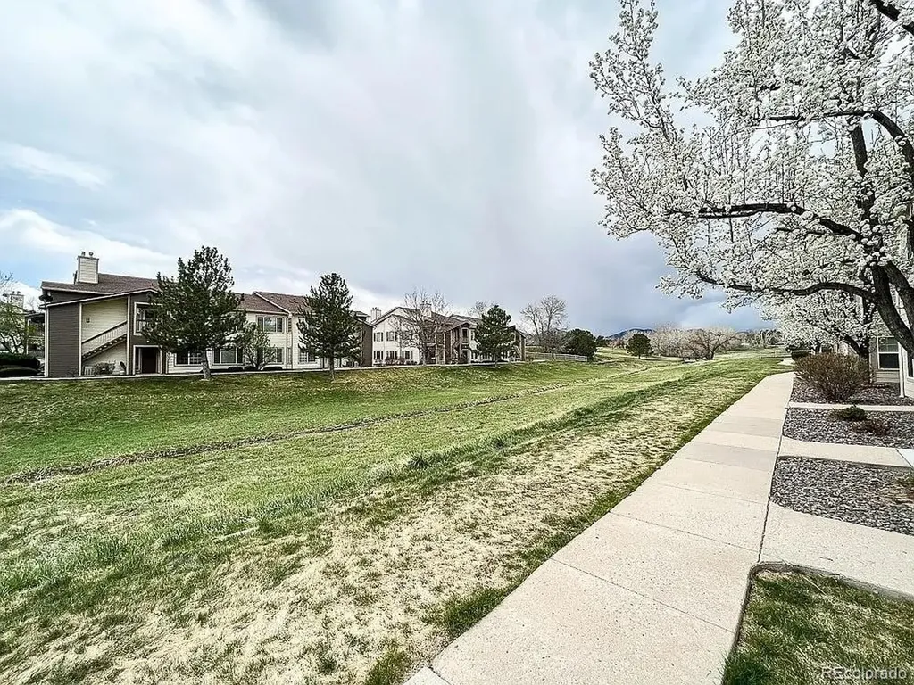5435 S Dover Street Littleton CO 80123