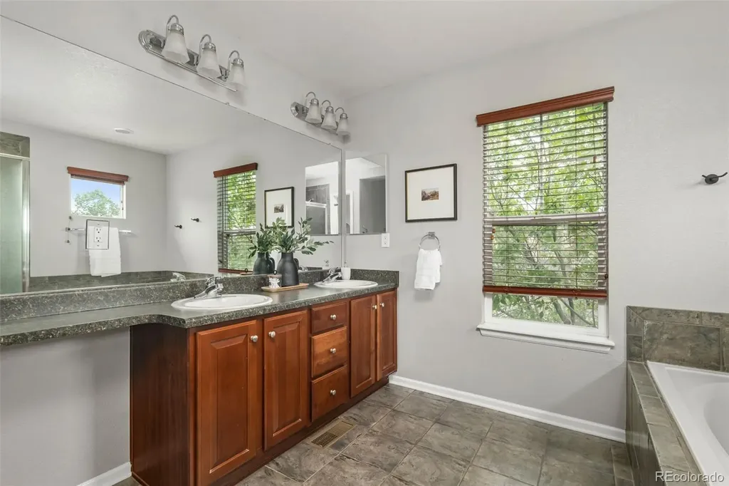 5517 Brooklawn Lane Highlands Ranch CO 80130
