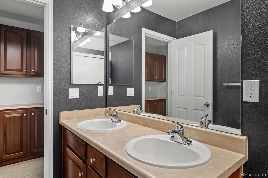 5517 Brooklawn Lane Highlands Ranch CO 80130