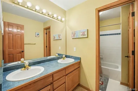 8872 Chestnut Hill Lane Highlands Ranch CO 80130