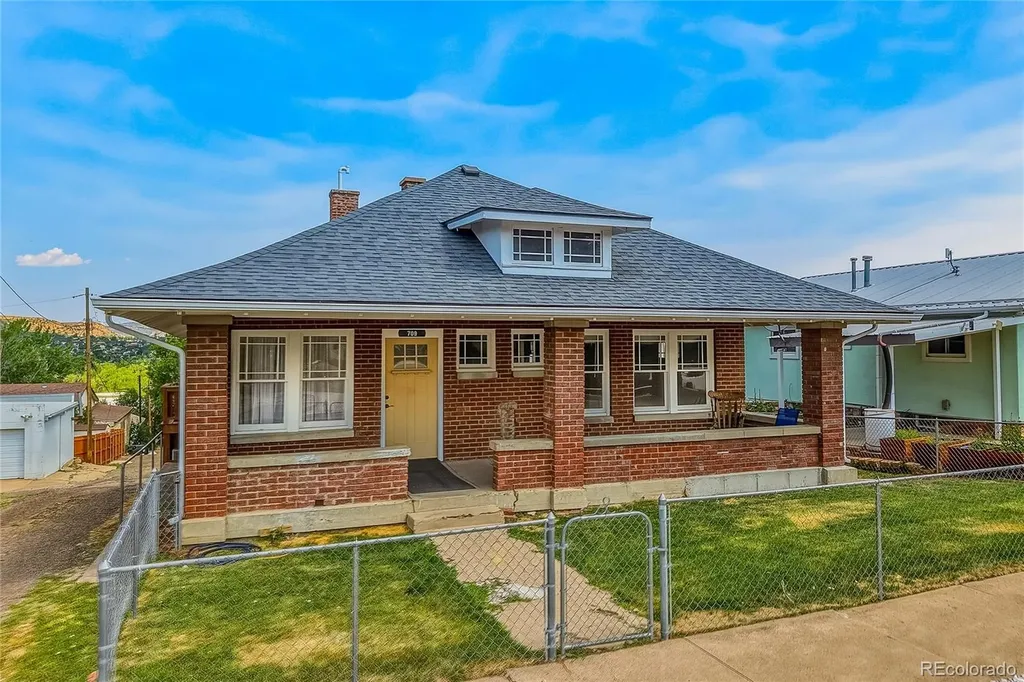709 E 2nd Trinidad CO 81082