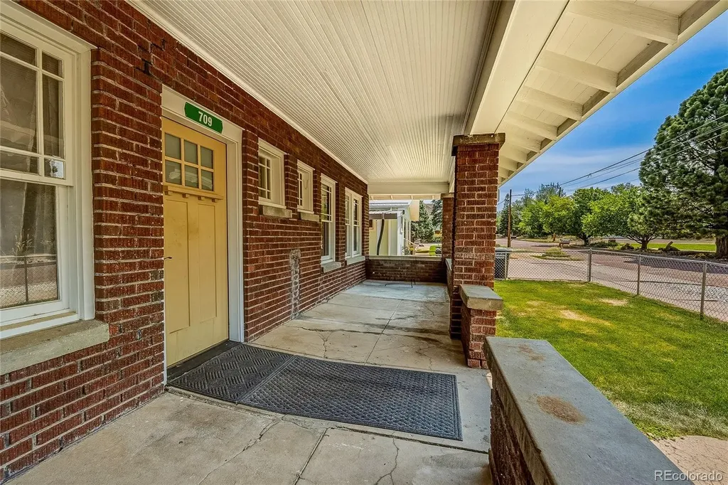 709 E 2nd Trinidad CO 81082