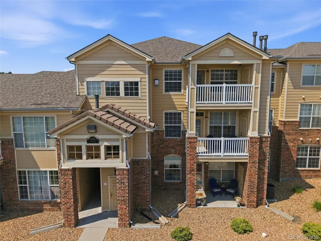 5755 N Genoa Way Aurora CO 80019
