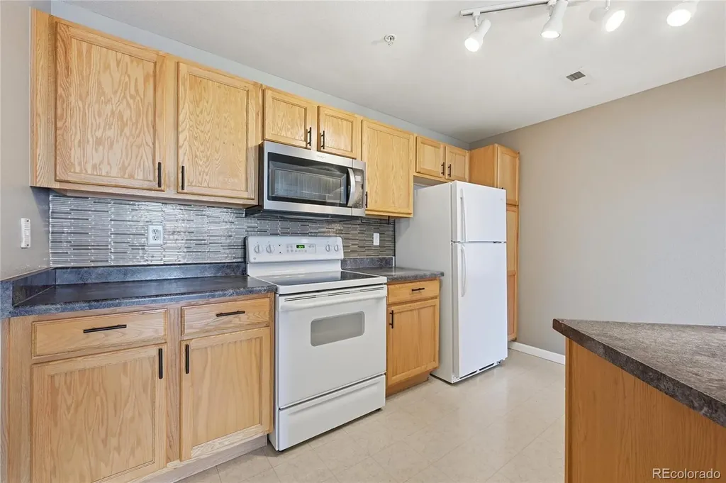 5755 N Genoa Way Aurora CO 80019