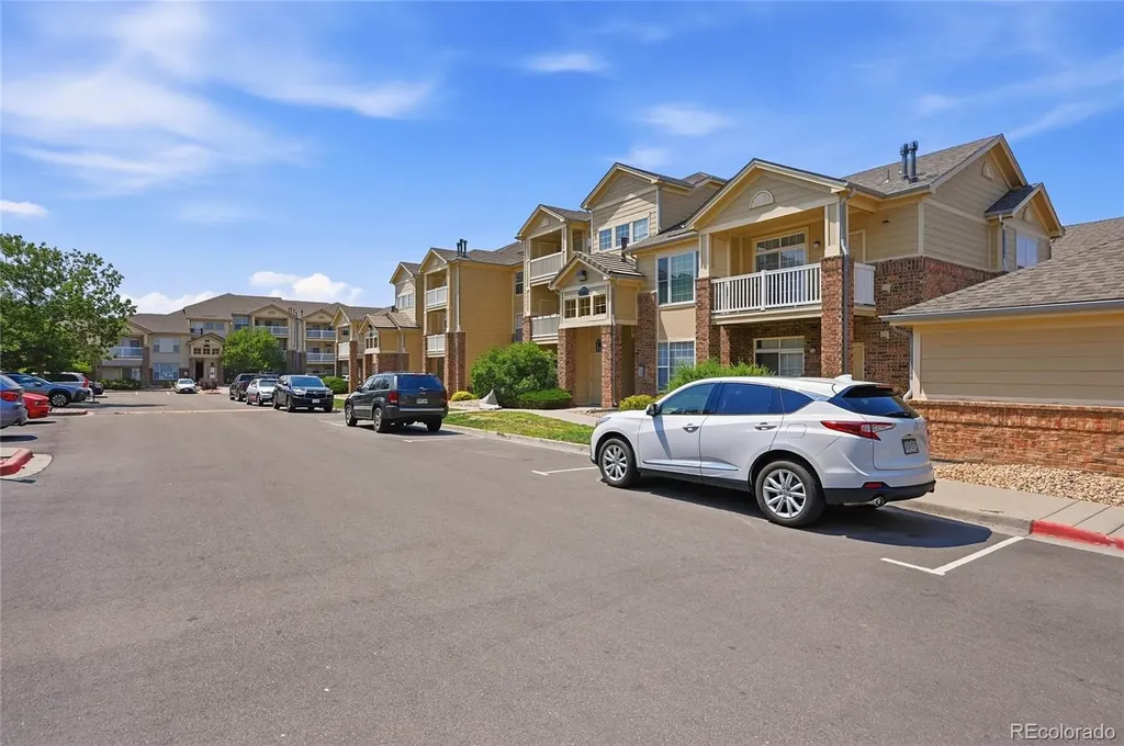 5755 N Genoa Way Aurora CO 80019