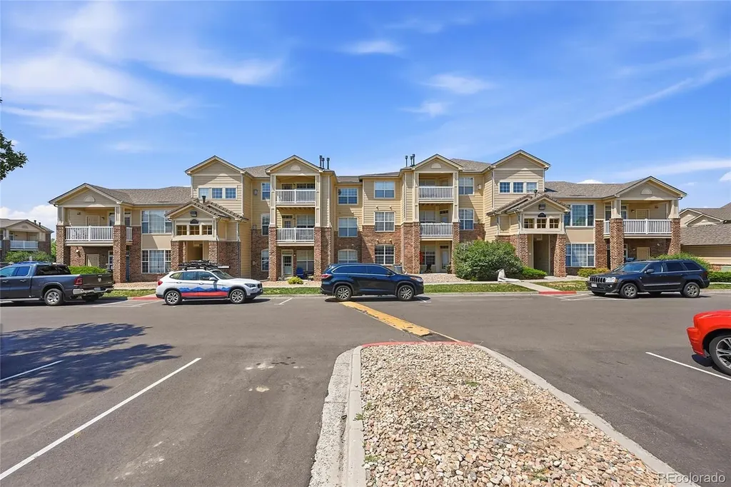 5755 N Genoa Way Aurora CO 80019