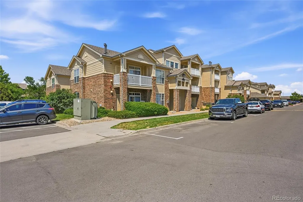 5755 N Genoa Way Aurora CO 80019