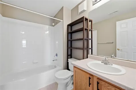 5755 N Genoa Way Aurora CO 80019