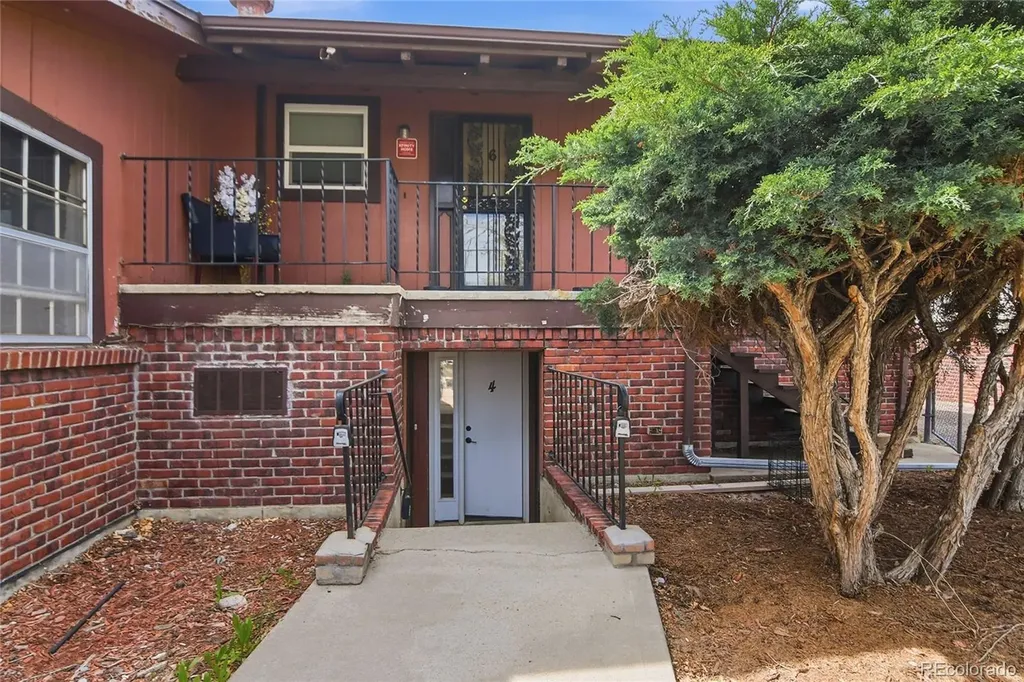 16432 E 13th Place Aurora CO 80011