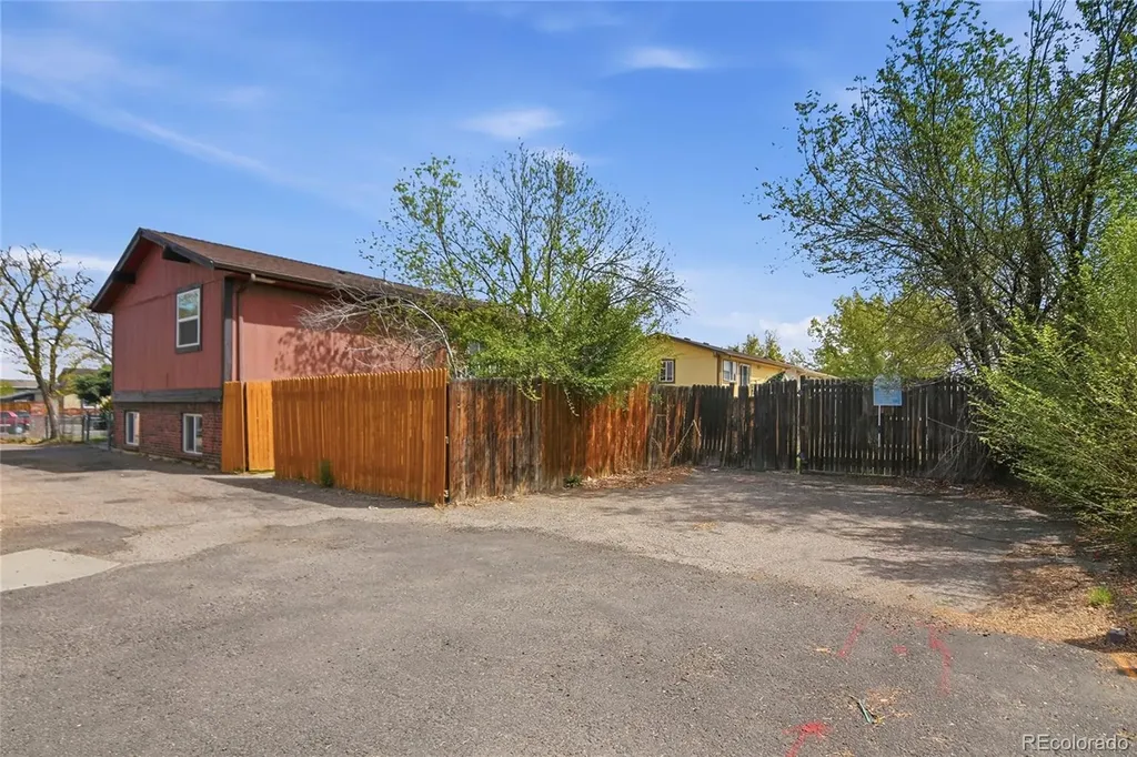 16432 E 13th Place Aurora CO 80011