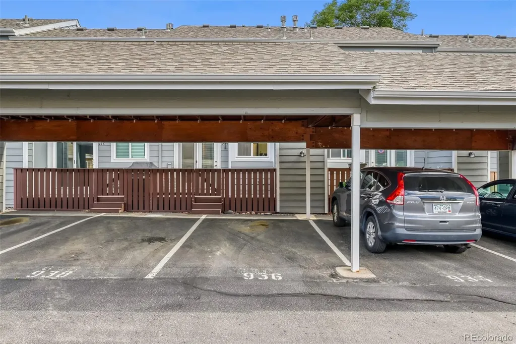936 Summer Drive Highlands Ranch CO 80126