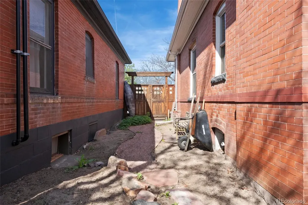 328 S Lincoln Street Denver CO 80209
