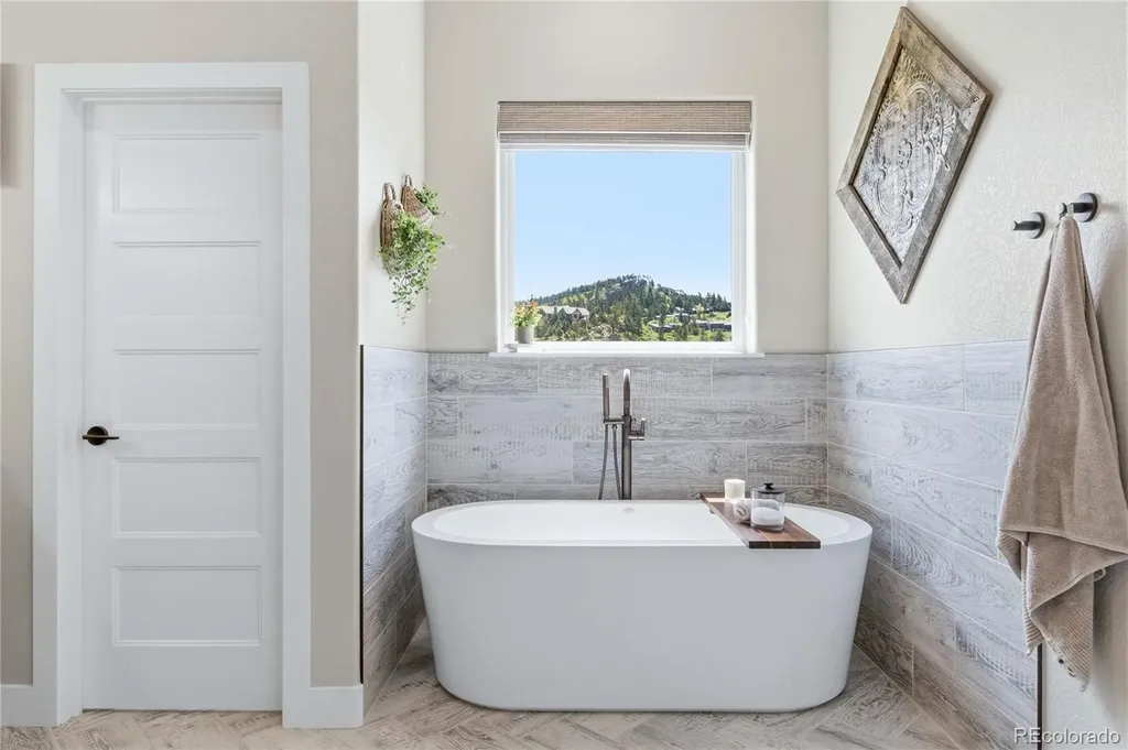5330 Country Club Drive Larkspur CO 80118
