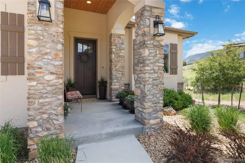 5330 Country Club Drive Larkspur CO 80118