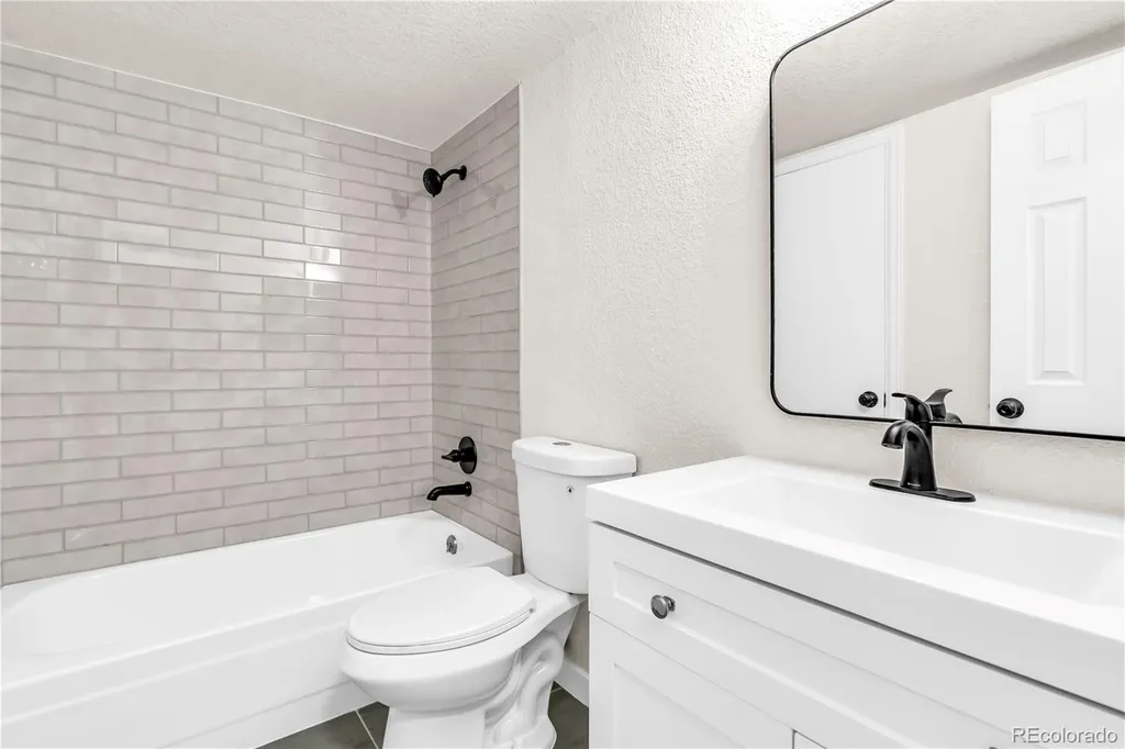 4271 S Salida Way Aurora CO 80013