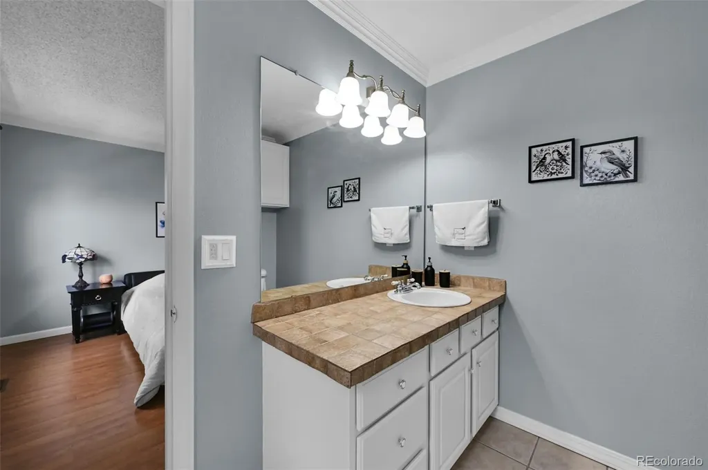 4931 S Danube Street Aurora CO 80015