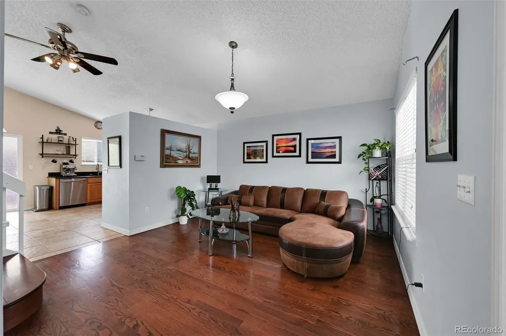 4931 S Danube Street Aurora CO 80015