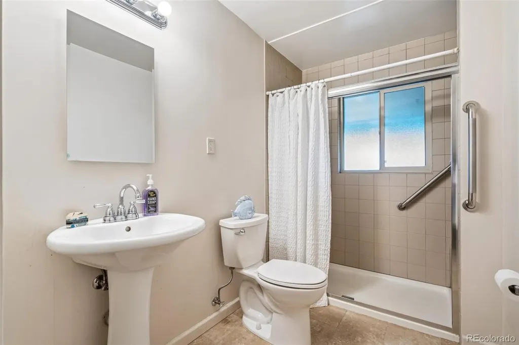 5845 W 37th Avenue Denver CO 80212