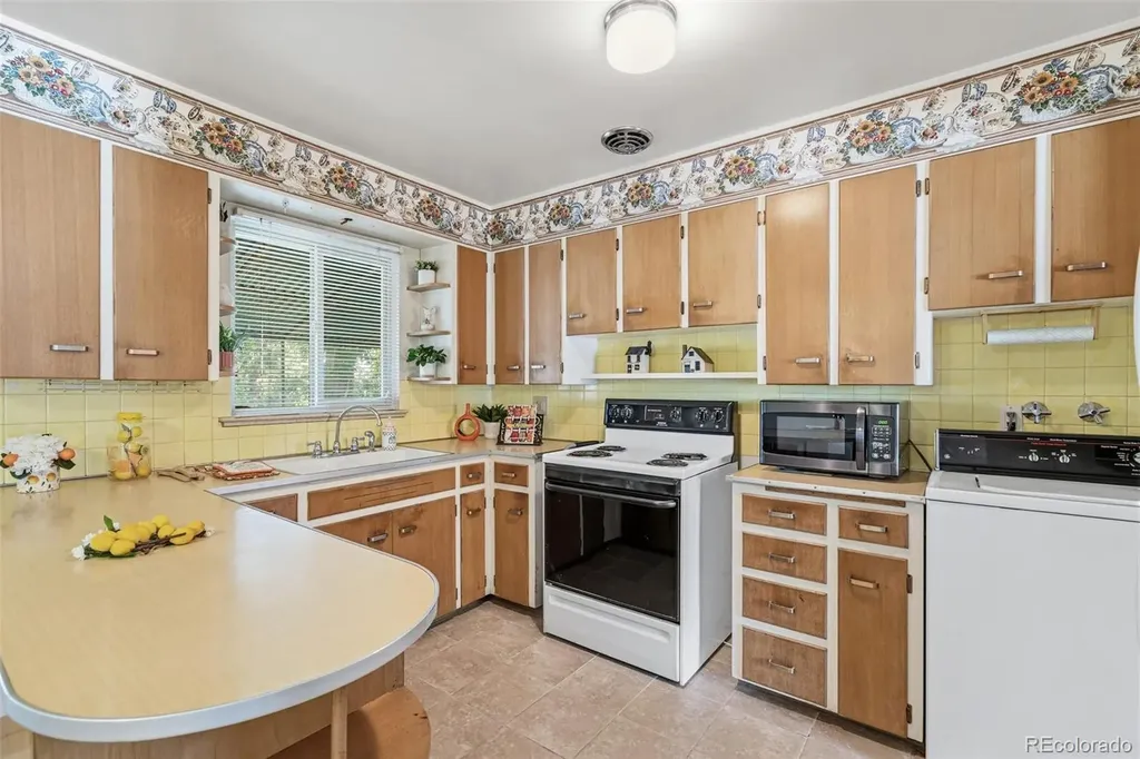 5845 W 37th Avenue Denver CO 80212