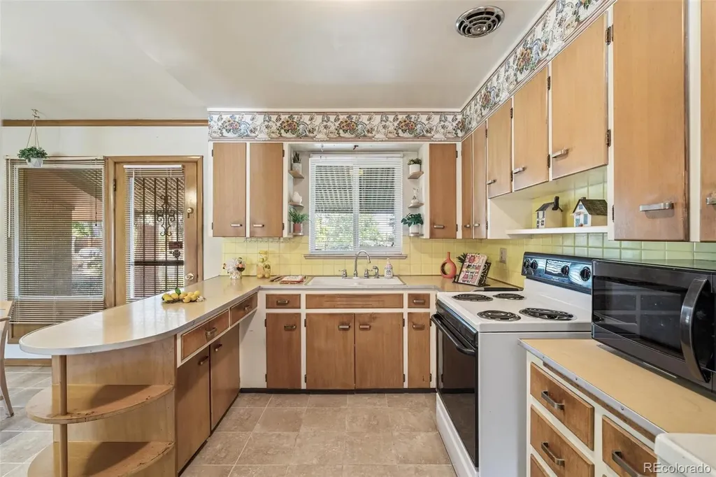 5845 W 37th Avenue Denver CO 80212