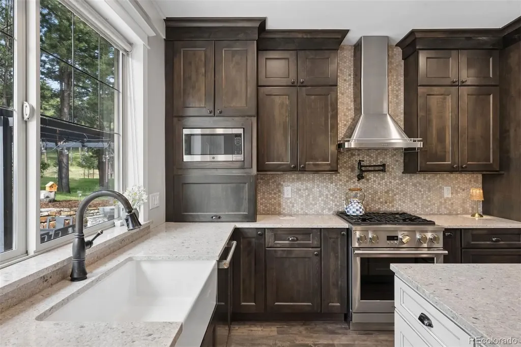 672 Cumberland Road Larkspur CO 80118