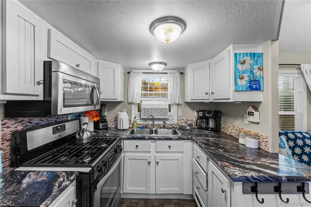 19253 E Highway 24 Woodland Park CO 80863