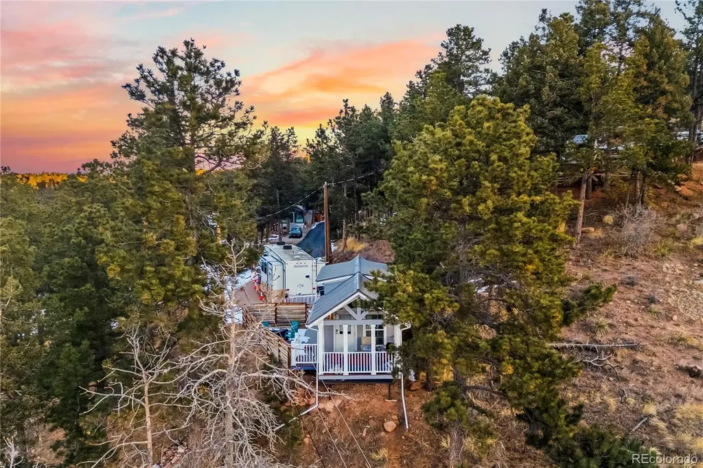 19253 E Highway 24 Woodland Park CO 80863