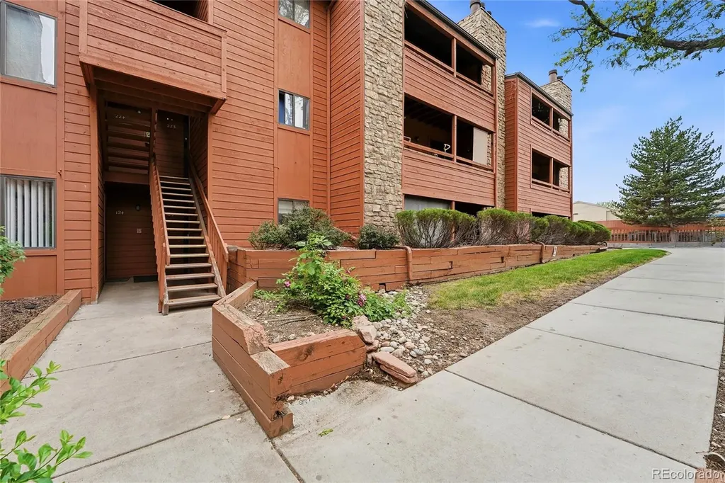 4681 S Decatur Street Englewood CO 80110