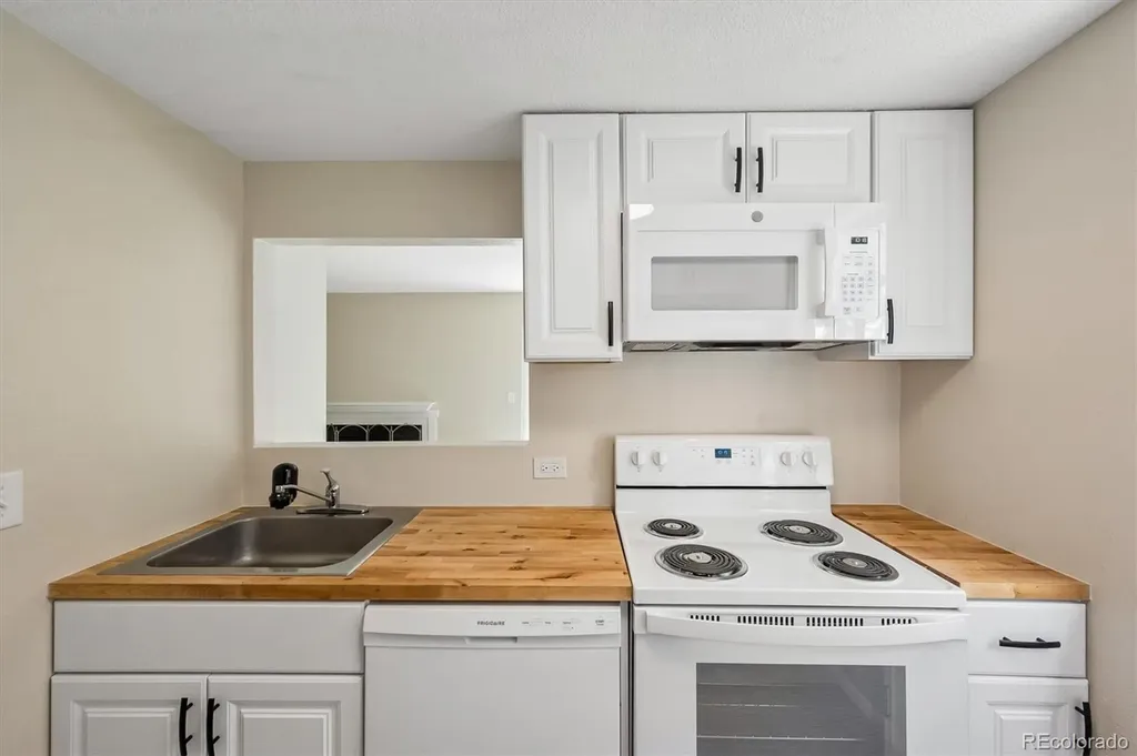 12470 E Cornell Avenue Aurora CO 80014