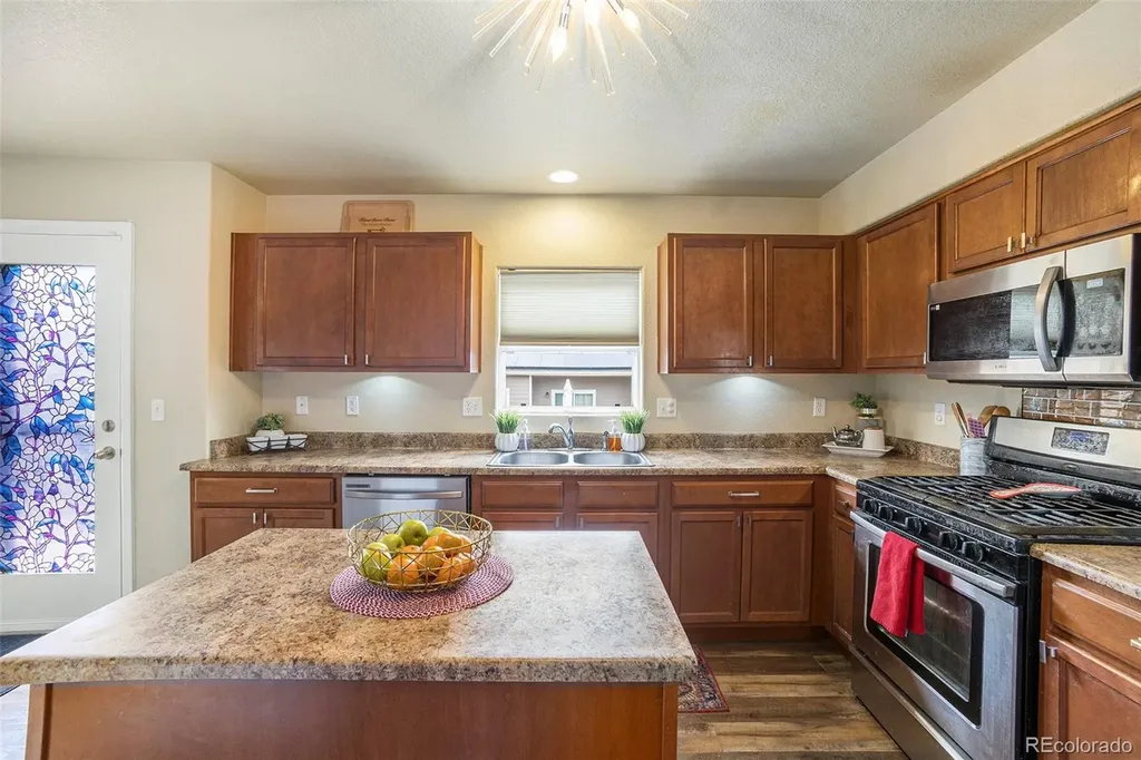 8317 Chasewood Loop Colorado Springs CO 80908