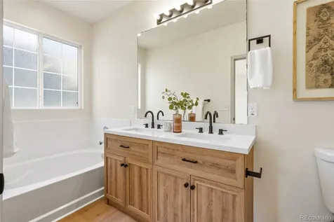 160 Granby Way Aurora CO 80011