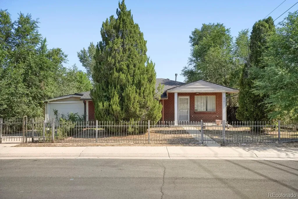 2201 W 55th Avenue Denver CO 80221