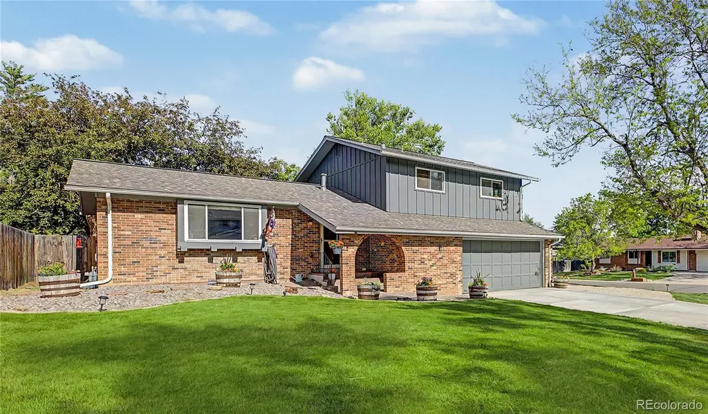 1686 S Holland Court Lakewood CO 80232