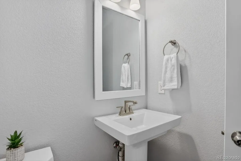 8823 S Quemoy Court Aurora CO 80016