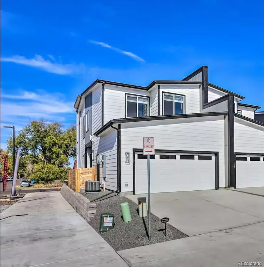5302 E 64th Avenue Commerce City CO 80022