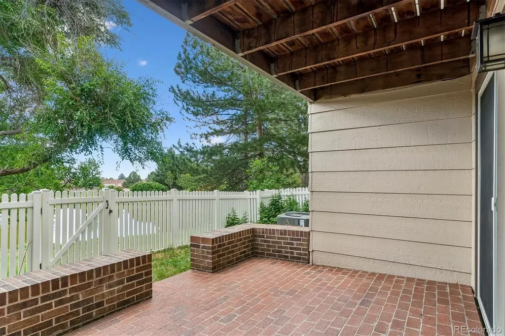 10417 Red Mountain W Littleton CO 80127