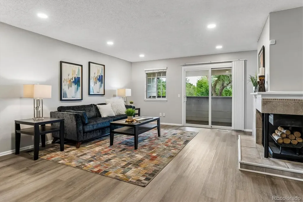 10417 Red Mountain W Littleton CO 80127