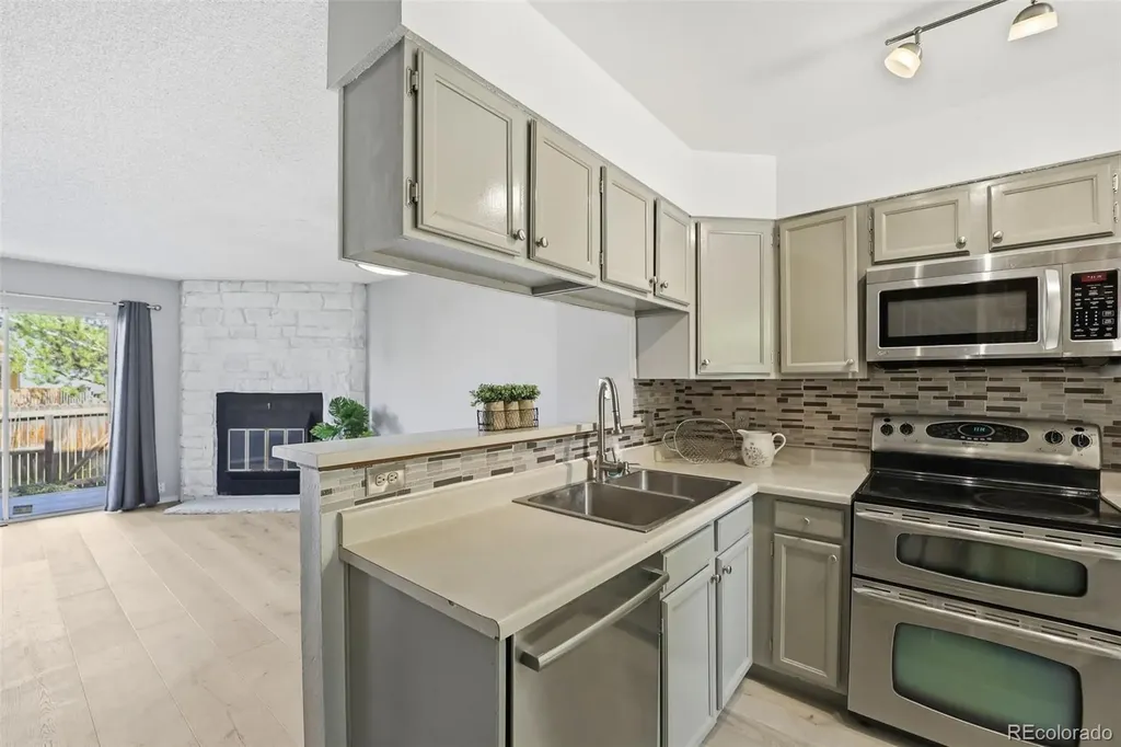 9509 W Coal Mine Avenue Littleton CO 80123