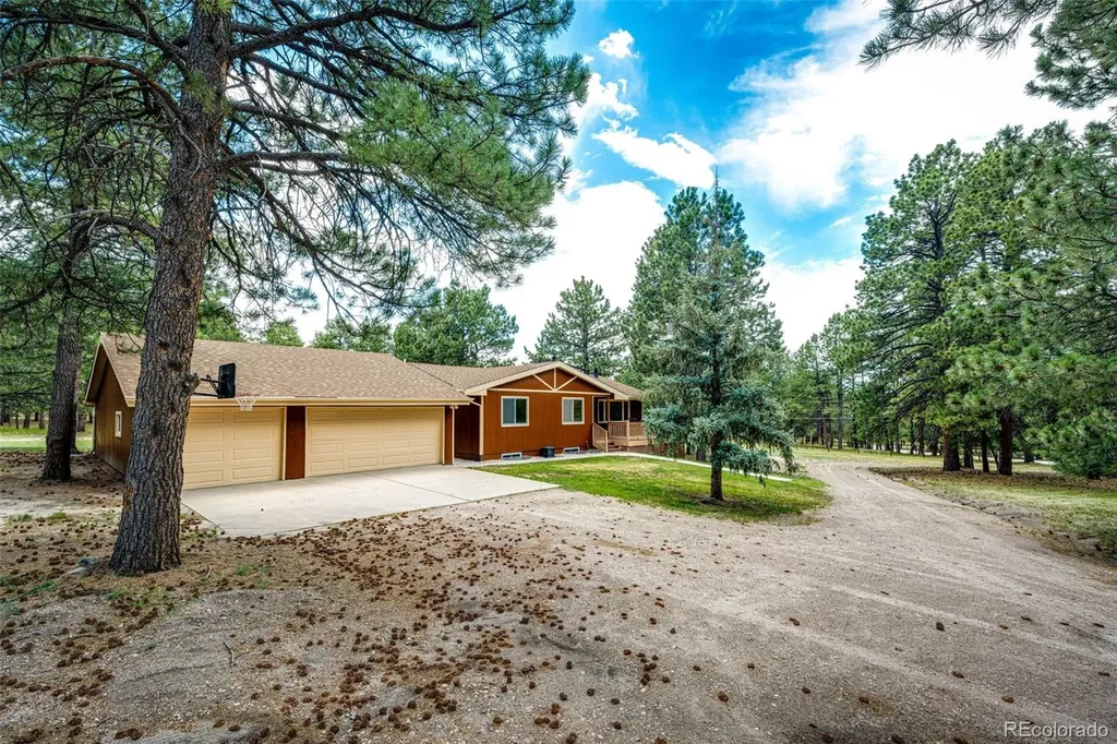 33802 Meadowlark Drive Elizabeth CO 80107