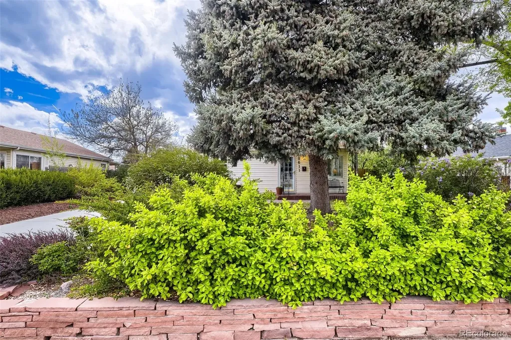 5611 S Hickory Street Littleton CO 80120