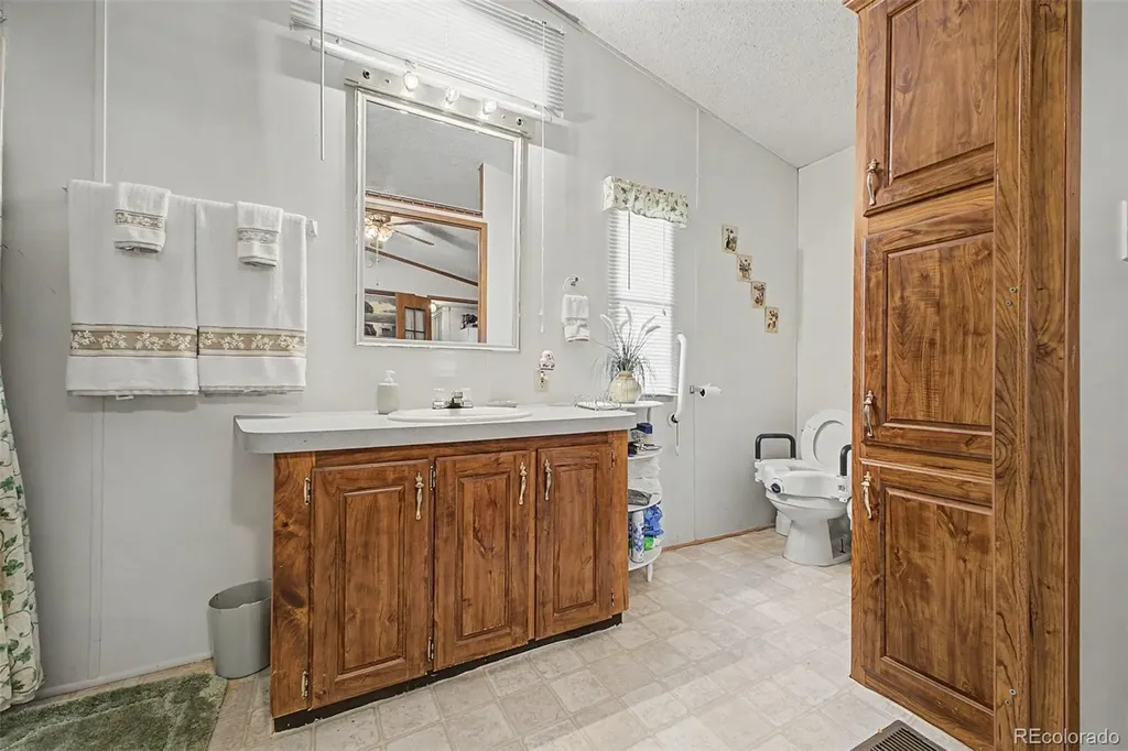 1801 W 92nd Avenue Denver CO 80260