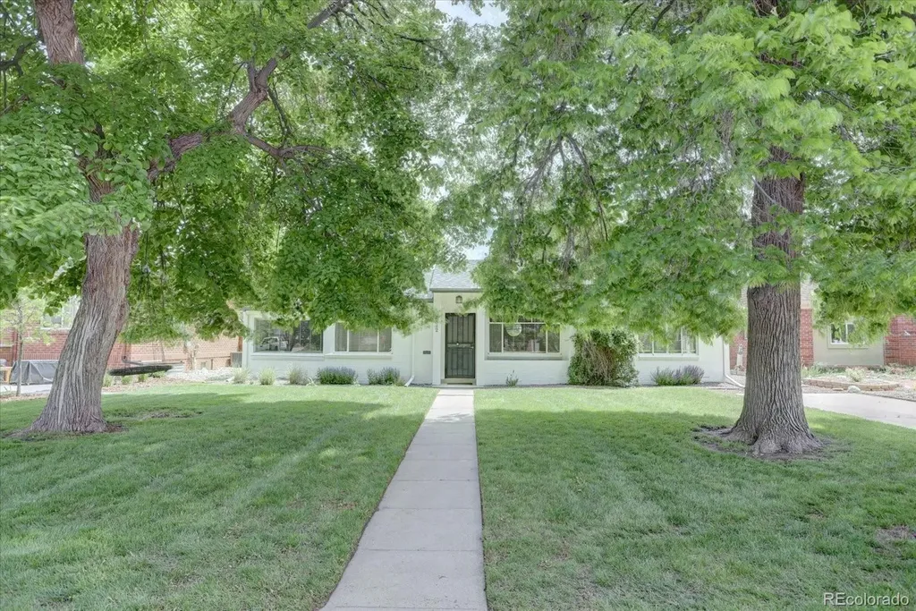2812 Krameria Street Denver CO 80207