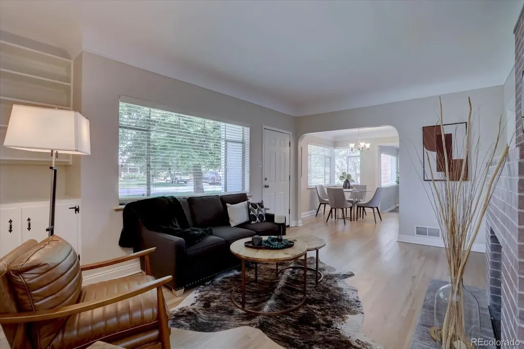 2812 Krameria Street Denver CO 80207