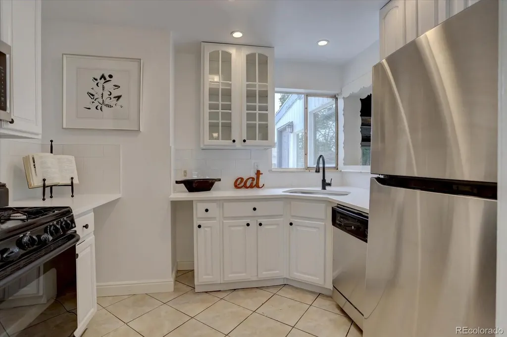 2812 Krameria Street Denver CO 80207
