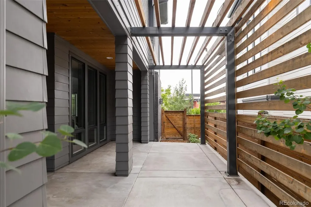 8910 Beekman Place Denver CO 80238